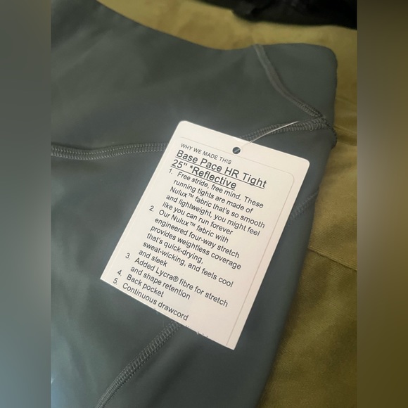 NWT Lululemon Base Pace High-Rise Reflective Tight 25” - Picture 4 of 5